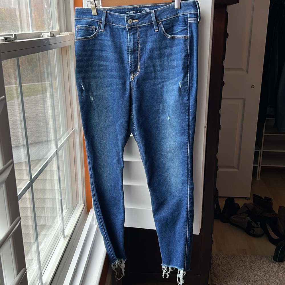 Size 14 Old Navy jeans extra high-rise rockstar super skinny frayed leg